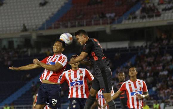 El partido entre Junior y DIM fue muy disputado y con momentos de buen fútbol. FOTO COLPRENSA