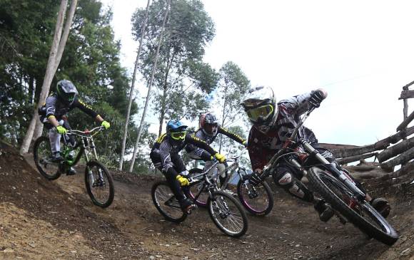 El four cross, una de las disciplinas más emocionantes del Clásico. FOTO Julio C. Herera