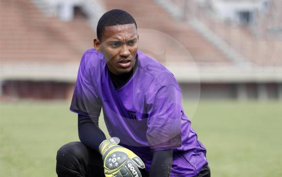 Jéfferson Martínez recibe continuidad en Envigado. Deberá estar atento al ataque de los azules. FOTO Manuel Saldarriaga