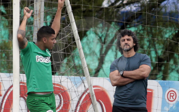 En la época del técnico Juan Carlos Osorio en Nacional, Leonel se acercó a ver los trabajos del verde. FOTO manuel Saldarriaga