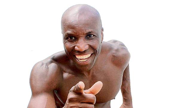 El canal de Fausto Murillo es TurboFausto y enseña ejercicios para mantener un cuerpo sano. Cuenta con 1,19 millones de usuarios. FOTO Cortesía