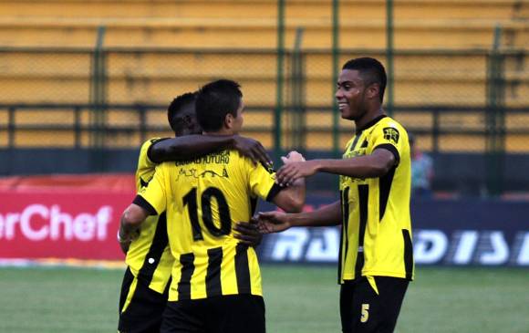 Alianza Petrolera, que con un juego más agresivo en ataque superó 3-2 a un Cúcuta Deportivo que no fue constante en su accionar. FOTO COLPRENSA