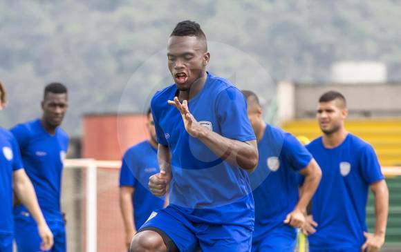 Wílmar Cruz, quien ajusta cuatro goles con Leones, espera volver a celebrar esta tarde en Ditaires. FOTO juan antonio sánchez
