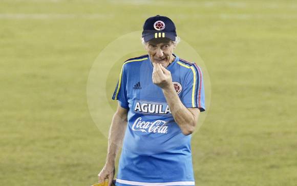 El técnico José Pekerman planea su estrategia para los duelos de Colombia: el 24 de marzo ante Bolivia en La Paz y cinco días después recibirá a Ecuador en Barranquilla. FOTO Manuel Saldarriaga