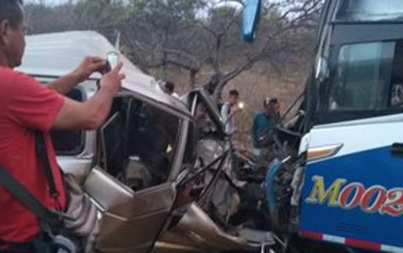 Son cuatro muertos y nueve heridos, según las versiones preliminares. FOTO Tomada del Diario La Guajira