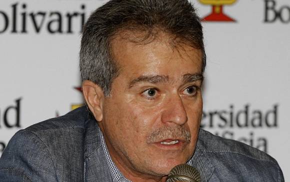 Desde hace años, Ángel tiene su oficina cerca de su residencia, aplicando el principio de centralidad. FOTO donaldo zuluaga