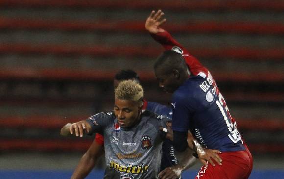 Con un fútbol práctico, Caracas se impuso al Poderoso que deberá trabajar mucho para alcanzar su idea de juego. FOTO EFE