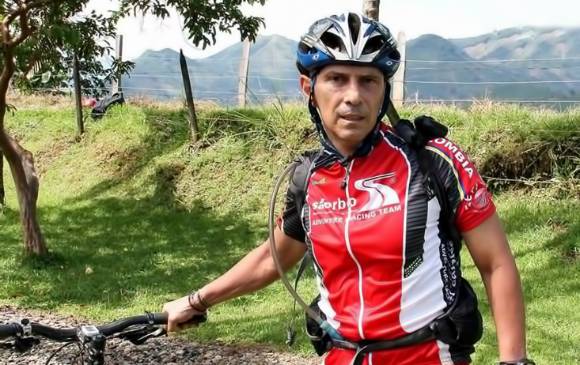 En la mayoría de las fotos Gustavo aparece con indumentaria deportiva. Siempre listo. FOTO cortesía