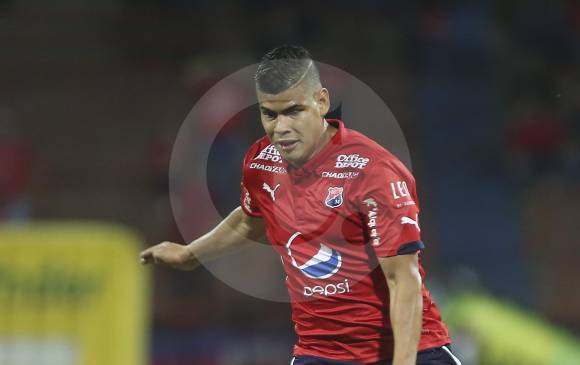 Aunque no es su función, Jorge Arias, ha cumplido en la lateral izquierda ante la lesión de Juan Valencia. FOTO Manuel Saldarriaga