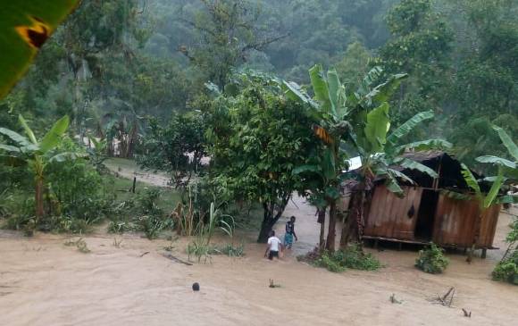 El desbordamiento del río Arquía, en el municipio de Vigía del Fuerte, dejó a unas 1.200 personas afectadas. FOTO cortesía