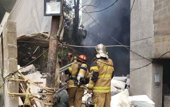 No hay personas lesionadas, según los primeros reportes. FOTO CORTESÍA BOMBEROS