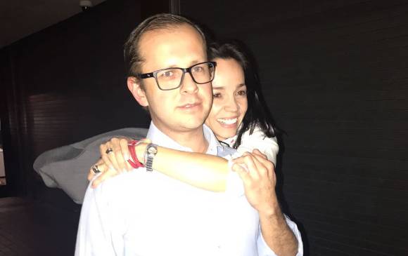 A la salida de la cárcel, en Miami, Arias fue esperado por su esposa y varios familiares y amigos. FOTO Cortesía C. democrático