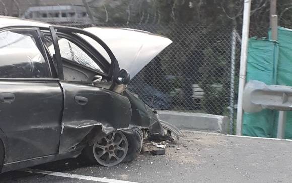 Una mujer herida en fuerte accidente en la avenida Regional