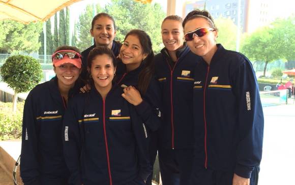 Las chicas de Catalina Castaño -de gafas- en México. FOTO cortesía