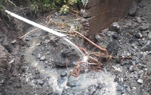 Cierre de la vía hacia Urabá e inundaciones deja el invierno en Uramita