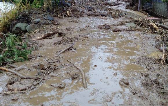 Desbordamiento de quebrada provoca emergencia en Ciudad Bolívar