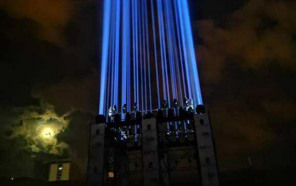 La proyección de este bloque de luz se podrá apreciar desde diferentes sitios de la ciudad y el Valle de Aburrá. FOTOS CORTESÍA