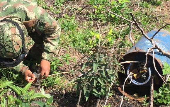 El explosivo fue detonado controladamente por tropas especializadas del Ejército. FOTO: EJÉRCITO