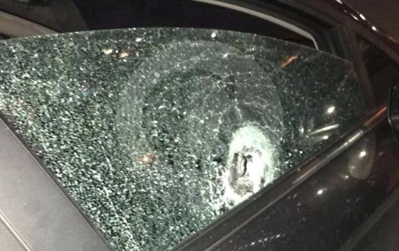 Así quedó el vehículo de Karen. Foto Cortesía
