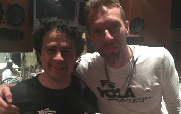 Juan Felipe Molano junto a Chris Martin. FOTOS Cortesía / Juan Felipe Molano