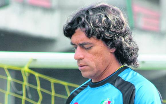 Muchos crecieron viéndolo tapar con ropa ajustada, su cabello largo y particular estilo debajo de los tres palos se convirtieron en su gran ídolo. FOTO Colprensa