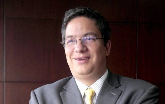 El director de la Dian, Santiago Rojas, confía en disminuir del contrabando de textiles que sacude a Medellín. FOTO Colprensa