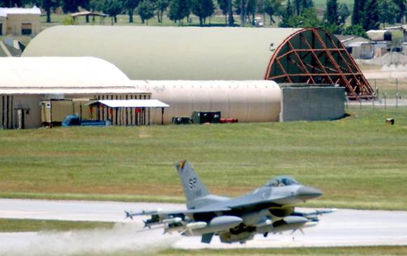 Desde Incirlik, E.U. está colaborando con la Fuerza Aérea turca en los bombardeos que inició dentro de territorio sirio. FOTO afp