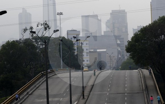 El aire más dañino en Medellín según el Área Metropolitana está en las zonas aledañas al Museo de Antioquia, la Universidad Nacional y el Politécnico Jaime Isaza Cadavid. FOTO Donaldo zuluaga