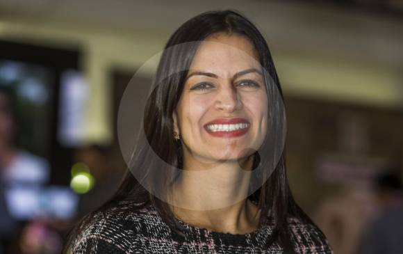 María Fernanda Galeano renunció a su cargo para acompañar al candidato Santiago Gómez en su candidatura. FOTO JULIO CÉSAR HERRERA