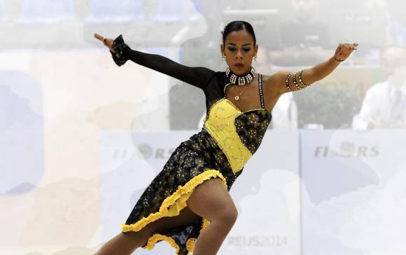 Viviana Osorio volvió a ser figura de Colombia en un Mundial. En Italia, país donde el patinaje artístico es potencia, descrestó con sus condiciones. FOTO archivo FEDEPATIN