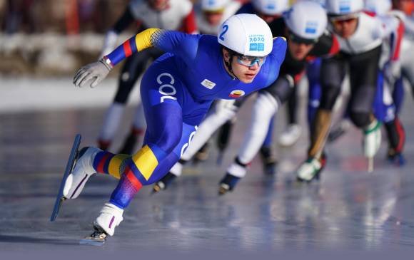 El patinador bogotano Diego Amaya alcanzó la primera medalla olímpica de invierno para el país, una plata en Suiza. FOTO CORTESÍA OIS