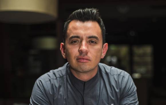 Édgar Núñez, junto a Juan Manuel Barrientos, abrieron Agua Fresca, una taquería y mezcalería en Medellín. foto cortesía 
