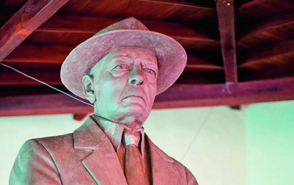La escultura de Pepe Sierra será ubicada frente a la iglesia y la de Aguirre en la Casa de la Cultura. FOTO ALCALDÍA DE GIRARDOTA