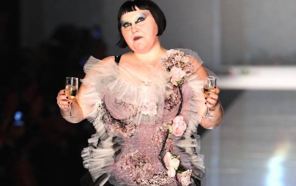 Modelos de todas las tallas y figuras desfilaron en sus pasarelas. Aquí la cantante Beth Ditto. FOTO AFP