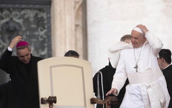 El Papa Francisco durante un acto público en la Plaza de San Pedro, en el Vaticano. FOTO: EFE