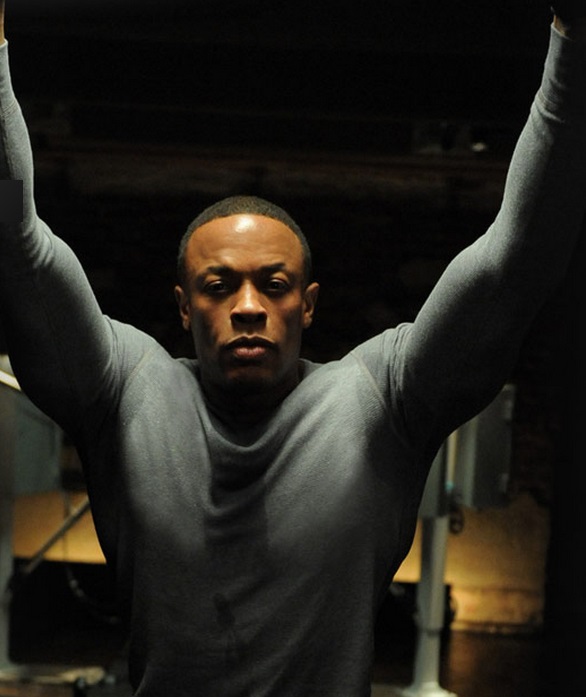 2. Dr. Dre. Acaba de perder el primer lugar con Diddy. Su fortuna se estima en 700 millones de dólares. Es el creador de los audífonos Beat que vendió a Apple, ha hecho inversiones en el mundo de la moda y bienes raíces. FOTO Cortesía www.drdre.com