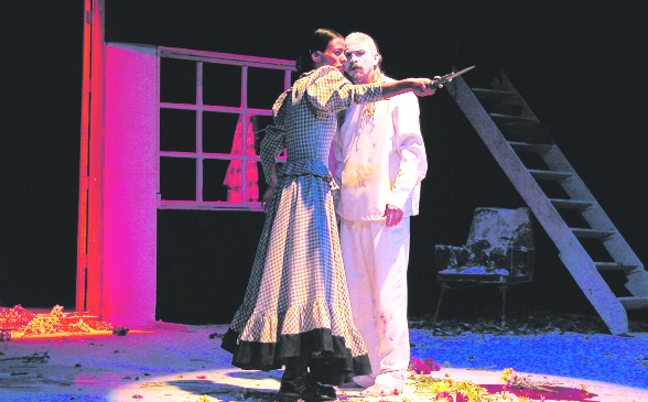 La temporada de La mujer y las rosas será por un mes en La Hora 25. Hora: 8:00 p.m. Informes: 252 99 91. FOTOs cortesía