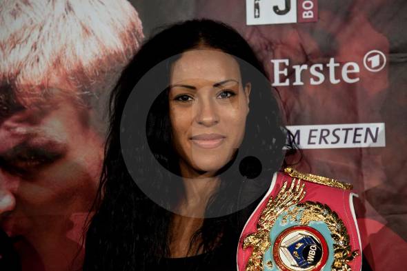 Cecilia Brækhus es hoy la mejor boxeadora del mundo. Nació en Cartagena, pero desde chica vive en Noruega. Su exitosa carrera le permite pensar en abrir mercado en EE. UU. FOTO archivo