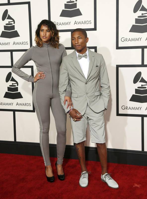 Pharrell Williams causó admiración pero también críticas por su vestuario. FOTO Reuters