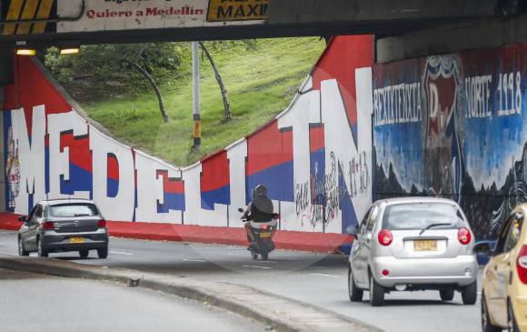 Con arte, los hinchas dan ejemplo de convivencia