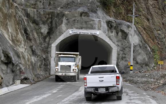 La construcción de la vía queda parada mientras se abocan las soluciones. FOTO donaldo zuluaga