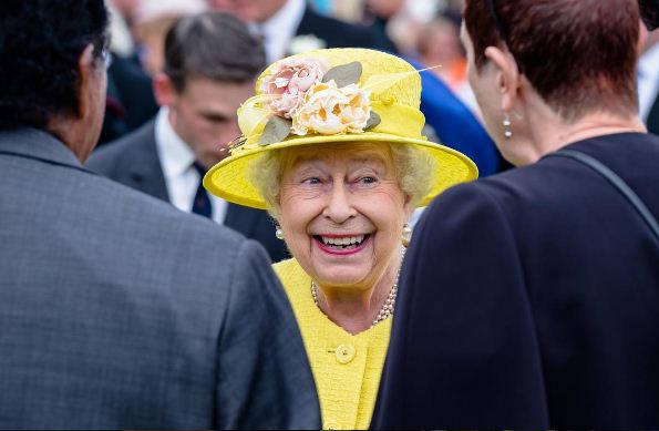 Visita de la Reina al Palacio Holyroodhouse
