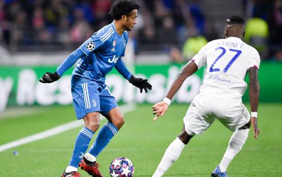 Cuadrado fue titular en el juego de ida ante Lyon en Francia. FOTO TOMADA DE LA PÁGINA WEB juventus.com