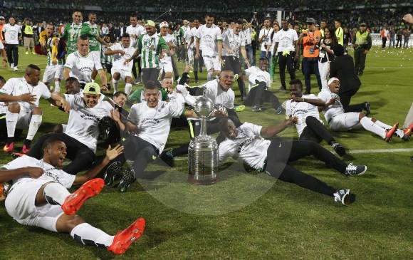 Los jugadores de Atlético Nacional celebraron el título y dedicaron a sus familias el logro alcanzado. FOTO Juan Antonio sánchez