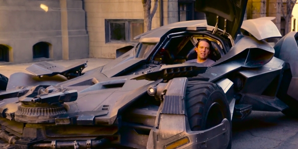 Ben Affleck pasea en el batimóvil por Los Ángeles. FOTO www.omaze.com/batman