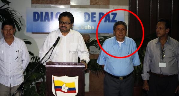 Alias “Jairo Martínez” junto a la delegación en La Habana. FOTO CORTESÍA