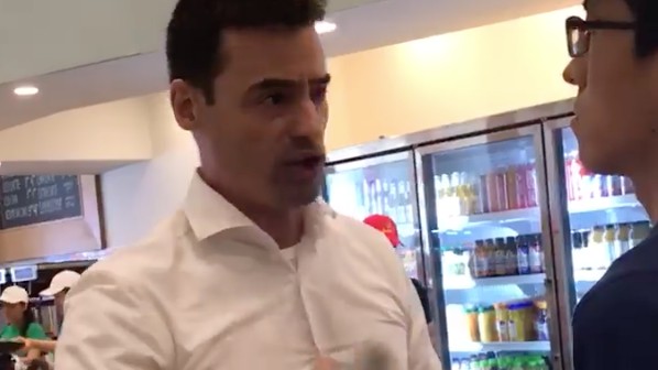 Foto tomada del primer video viral protagonizado por Schlossberg. 