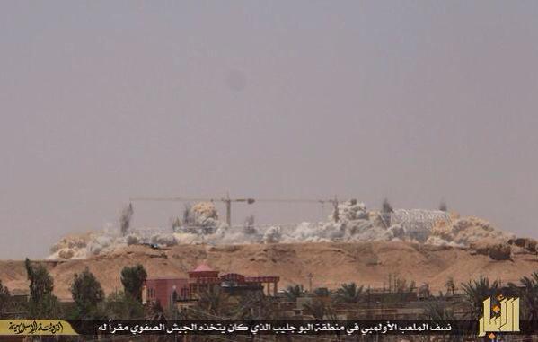 El grupo terrorista Estado Islámico (EI) destruyó este domingo con explosivos el Estadio Olímpico de Ramadi. FOTO Elaph
