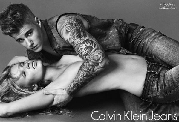 La campaña de Calvin Klein es también con la modelo holandesa Lara Stone. FOTO Cortesía @calvinklein