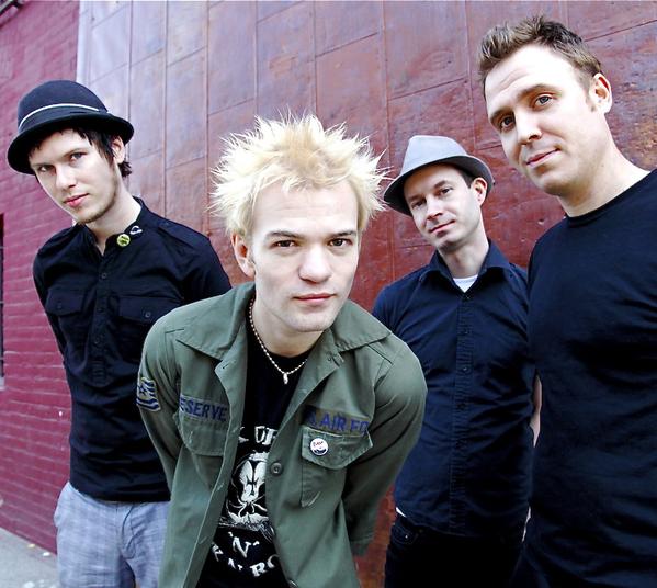 La banda canadiense Sum 41 confirmó su asistencia a Rock al Parque 2015, quienes se presentarán el lunes a las 7:55 p.m., seguidos de la banda mexicana Café Tacvba. FOTO Colprensa